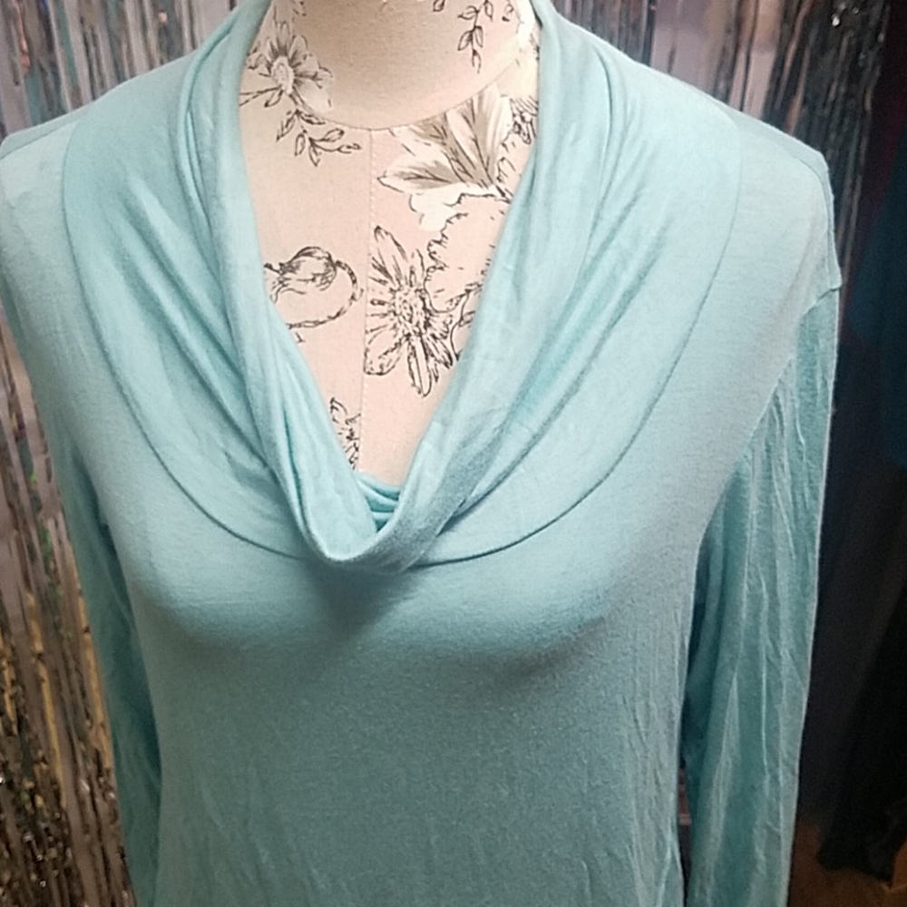 💄👠NWT Beautiful 💄👠Cha Cha Vente top M💄👠